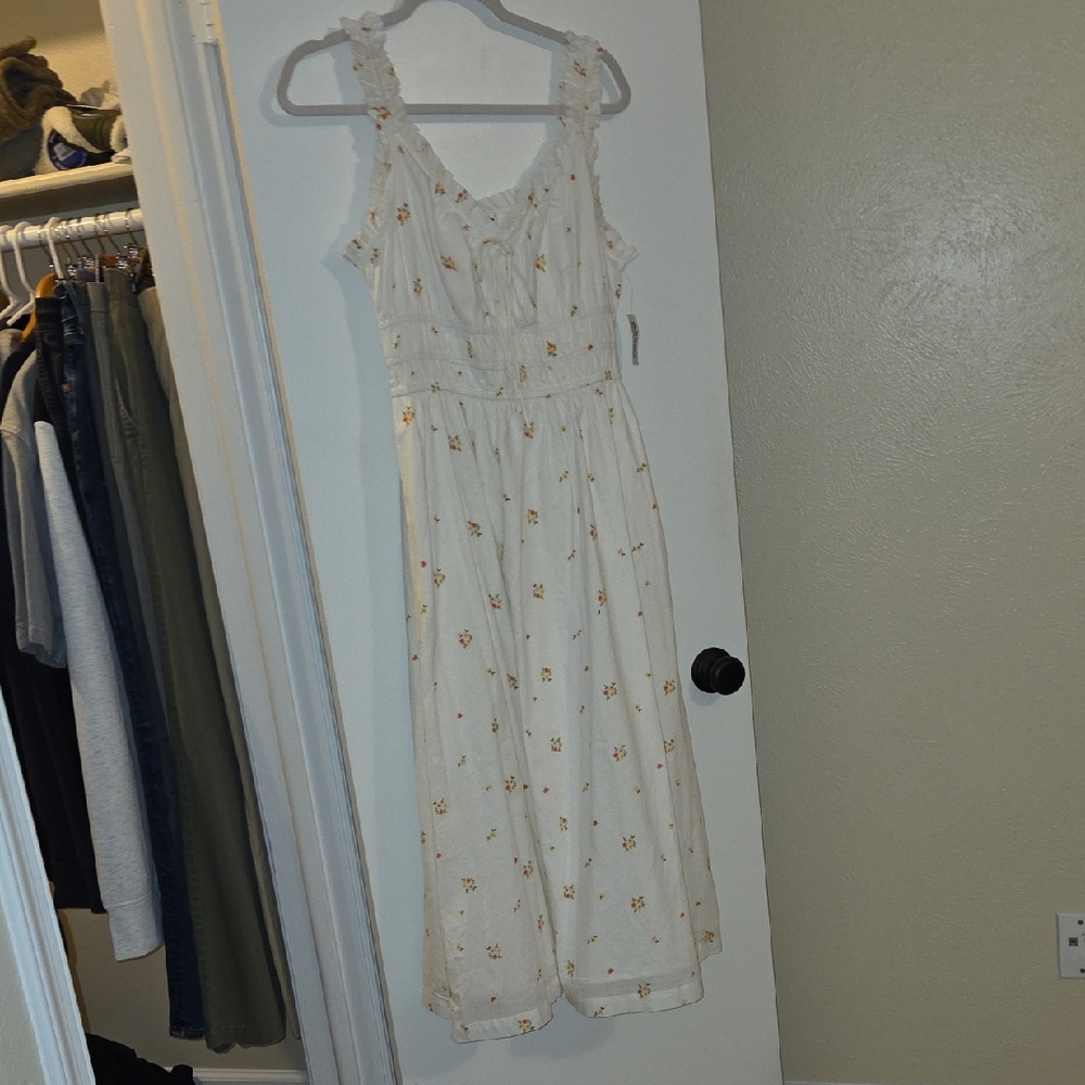Old Navy White Floral Midi Dress